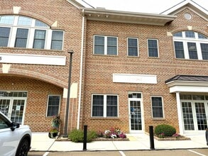 400 Old Forge Ln, Kennett Square, PA to rent Interior Photo- Image 1 of 10