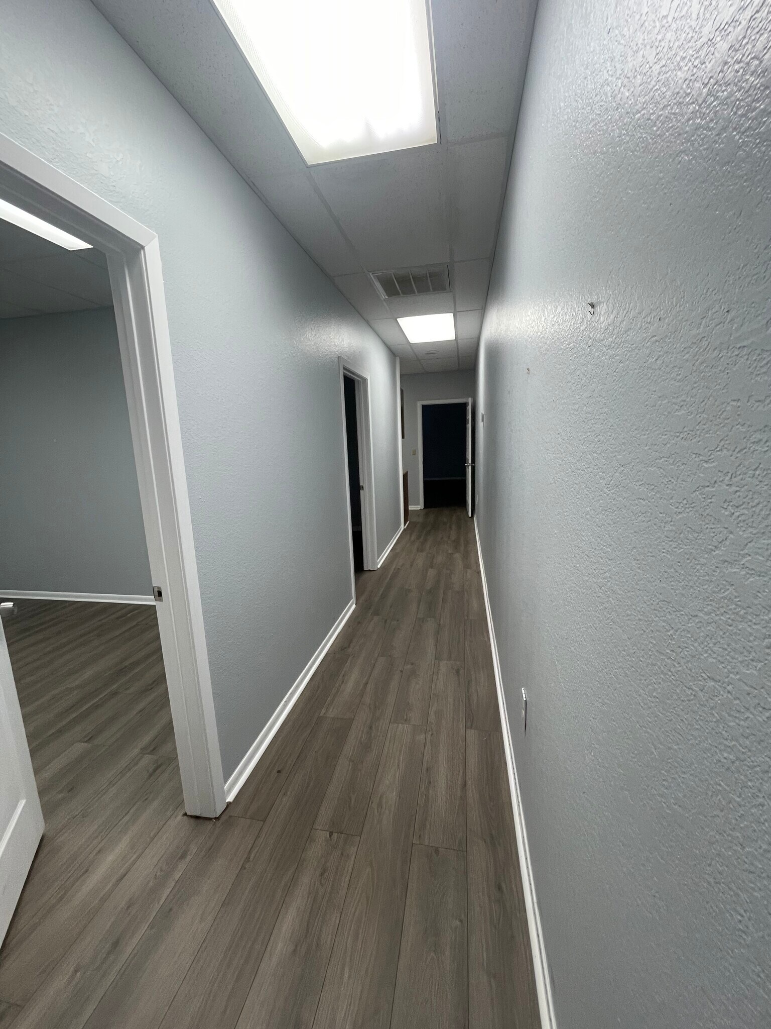 702 Spring Cypress Rd, Spring, TX to rent Interior Photo- Image 1 of 7