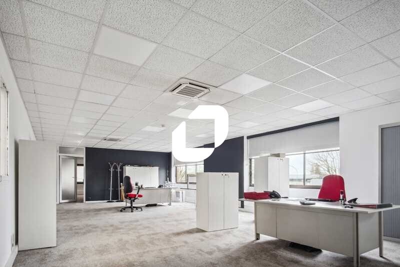 Light Industrial in Saint-Soupplets to rent - Interior Photo - Image 2 of 13