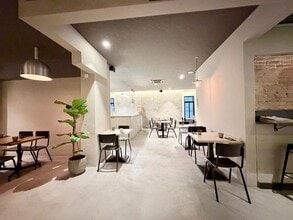 Retail in Barcelona, Barcelona to rent Interior Photo- Image 1 of 25