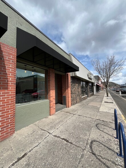 164 NW Greenwood Ave, Bend, OR for sale - Building Photo - Image 1 of 1