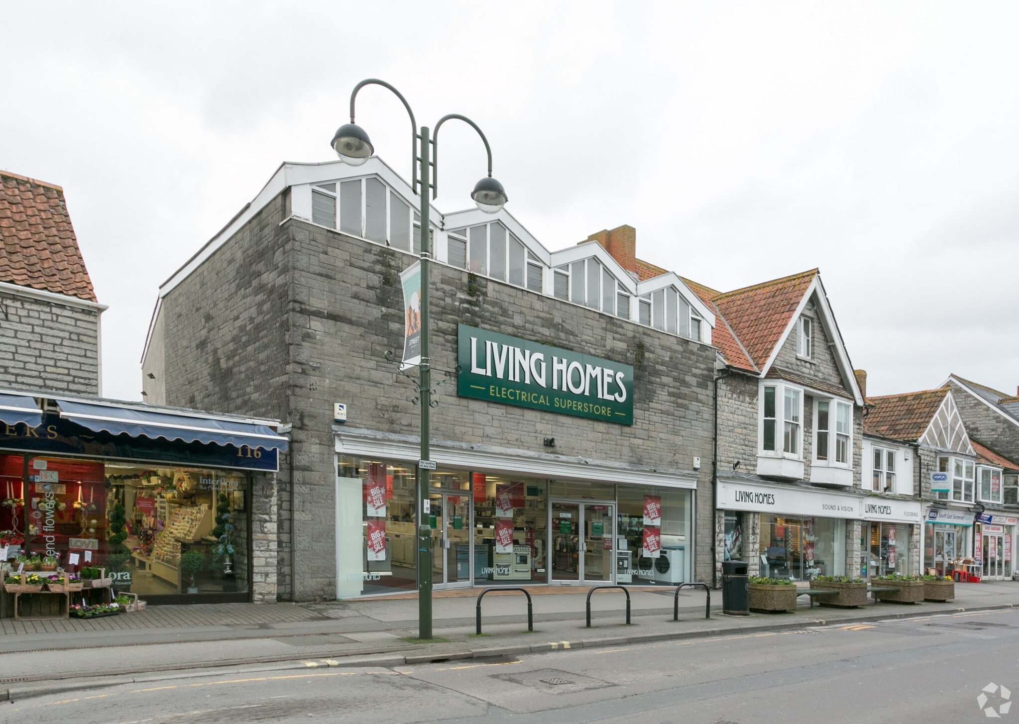 112-114 High St, Street to rent Primary Photo- Image 1 of 3