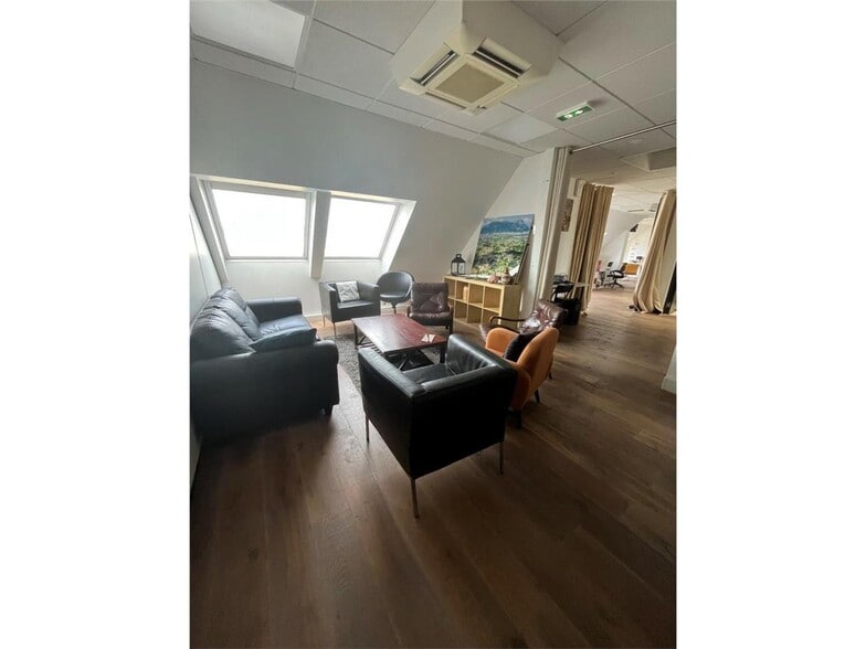 Office in Boulogne-Billancourt to rent - Interior Photo - Image 2 of 17