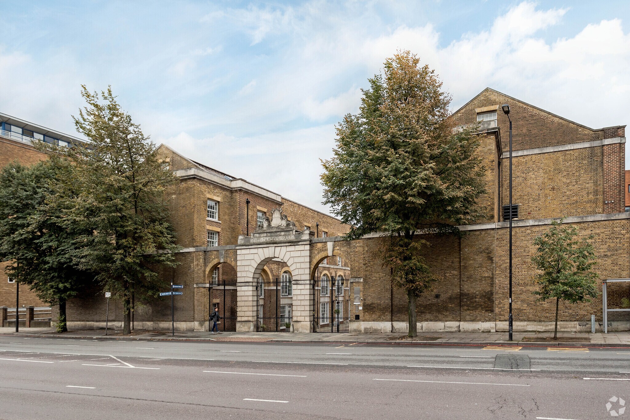 350 The Highway, London for sale Building Photo- Image 1 of 1