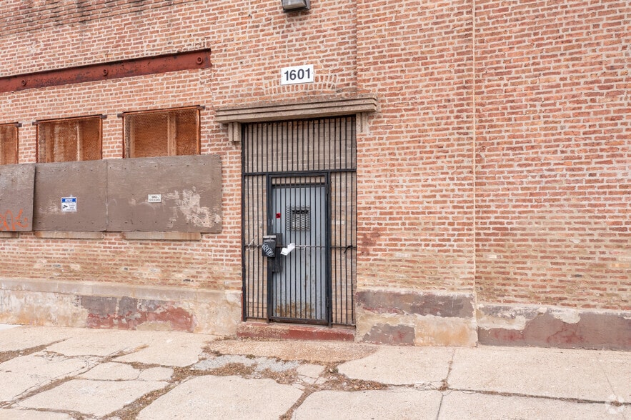 1601 S Wolcott Ave, Chicago, IL for rent - Building Photo - Image 3 of 4