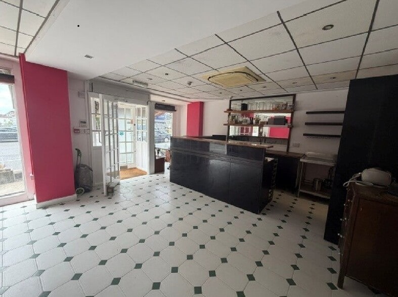 250 Finchley Rd, London for sale - Building Photo - Image 3 of 4