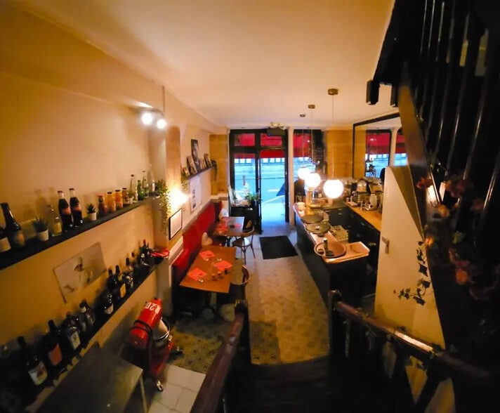 Retail in Paris for sale - Interior Photo - Image 2 of 6
