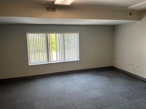 3284 W North Bend Rd, Cincinnati, OH for rent Building Photo- Image 1 of 3