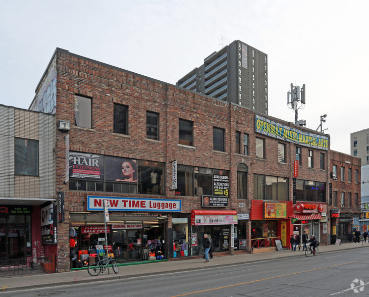 589-595 Yonge St, Toronto, ON for rent - Building Photo - Image 3 of 3