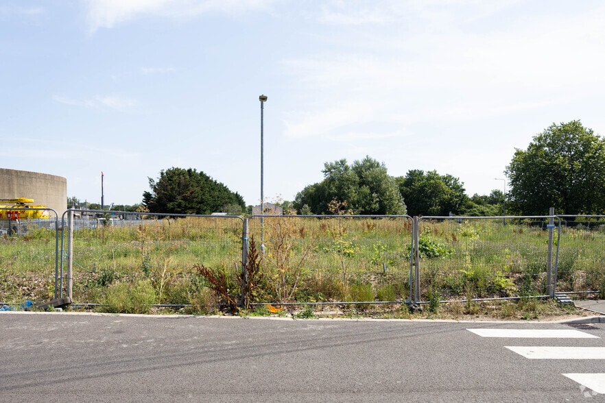 Sturry Rd, Canterbury to rent - Building Photo - Image 2 of 2