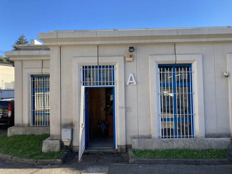 63 Rue De La Garenne, Francheville to rent - Building Photo - Image 2 of 5