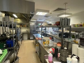 32 Hughenden Rd, Glasgow to rent Interior Photo- Image 1 of 12