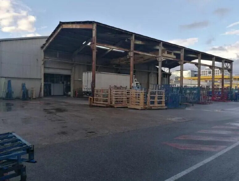 Light Industrial in Villeurbanne to rent - Building Photo - Image 2 of 10