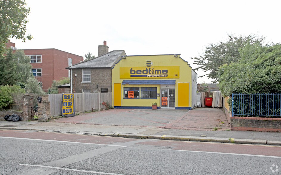 691 London Rd, Isleworth for sale - Building Photo - Image 1 of 1