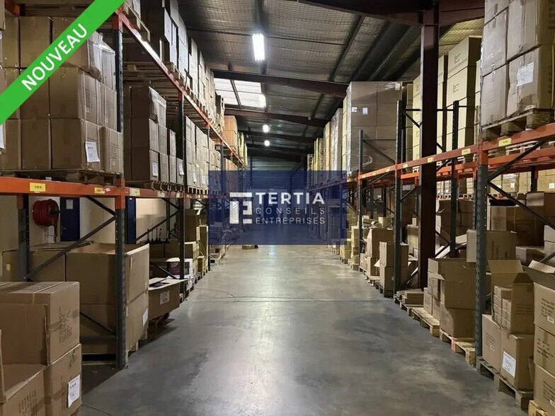 Light Industrial in Montpellier to rent - Interior Photo - Image 2 of 9