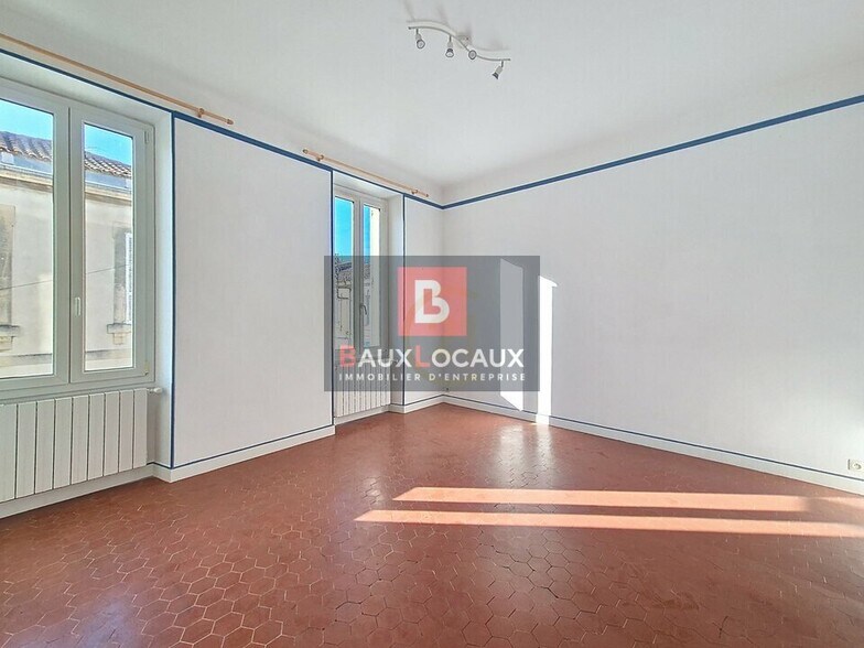 Office in Salon-de-Provence for sale - Interior Photo - Image 3 of 7
