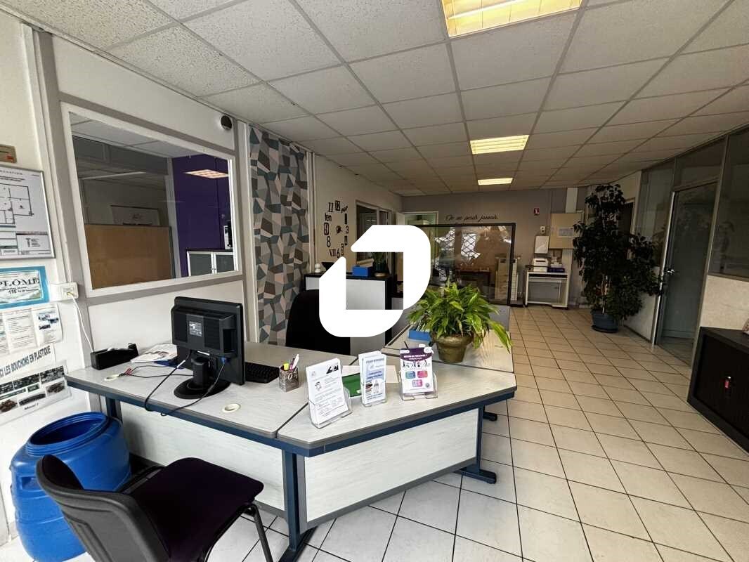 Office in Ris-Orangis for sale Building Photo- Image 1 of 9