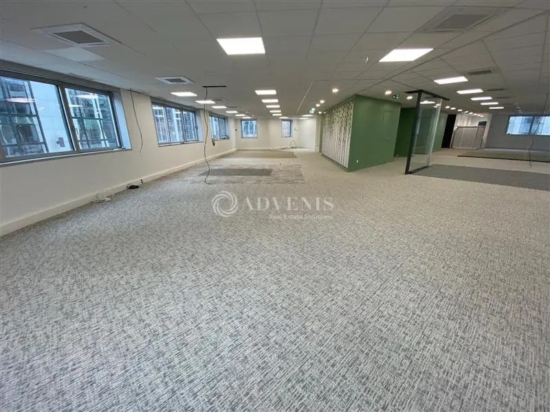 Location Bureaux 250 m² à 1 603 m² - Photo 1