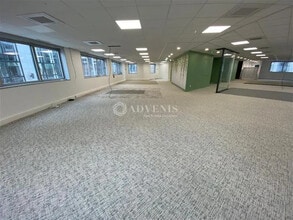 Office in Noisy-le-Grand to rent Interior Photo- Image 1 of 28