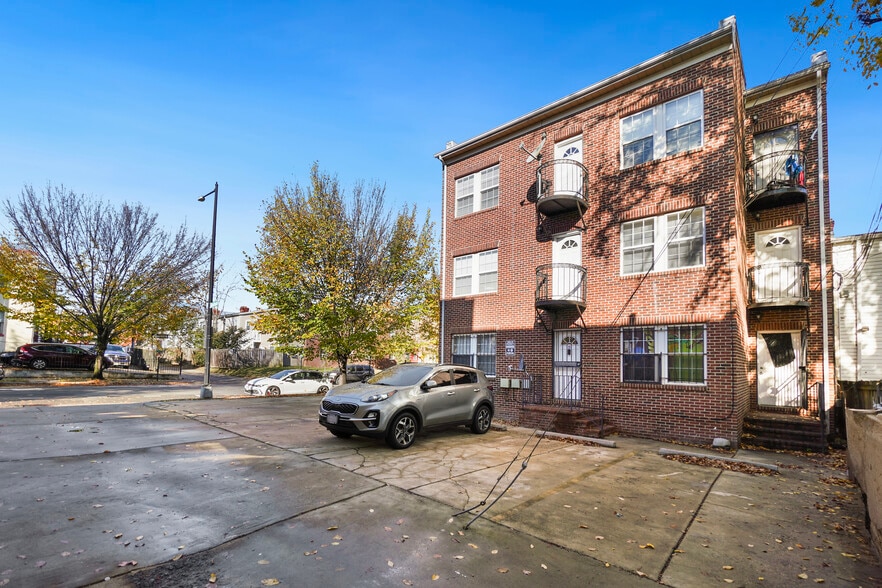 1701 E St NE, Washington, DC for sale - Building Photo - Image 3 of 31