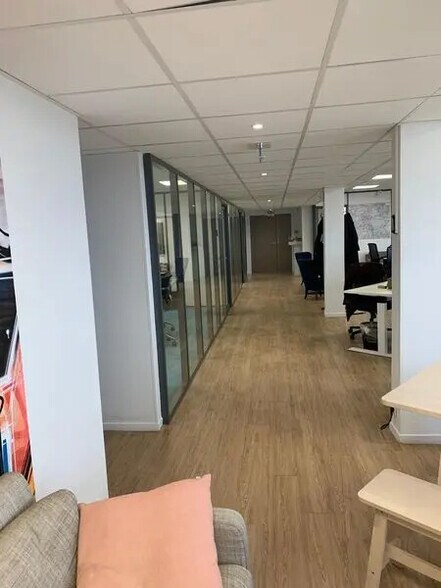 69 Bis Avenue Pierre Grenier, Boulogne-Billancourt to rent - Interior Photo - Image 3 of 6