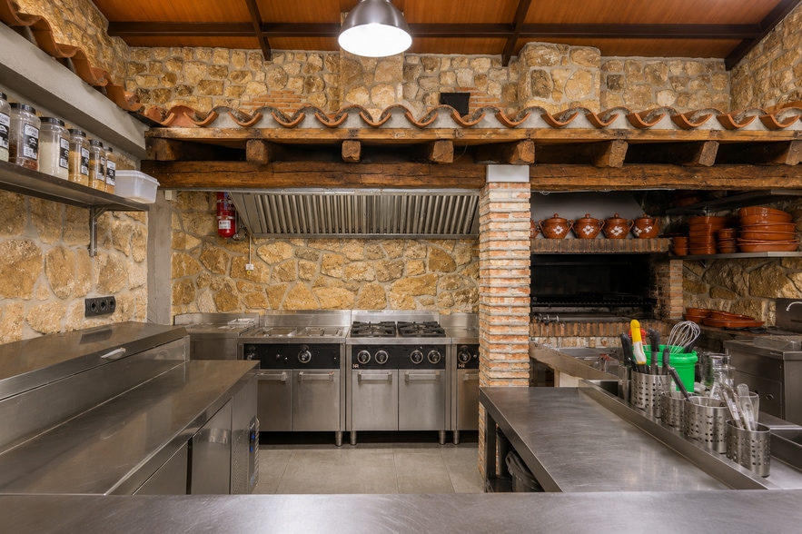 Retail in Santa María de la Alameda, Madrid for sale - Interior Photo - Image 2 of 15