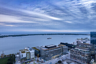 125 Queens Quay E, Toronto, ON - aerial  map view