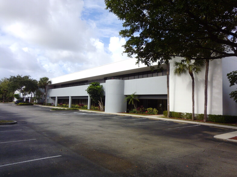 6413 Congress Ave, Boca Raton, FL for rent - Building Photo - Image 2 of 6