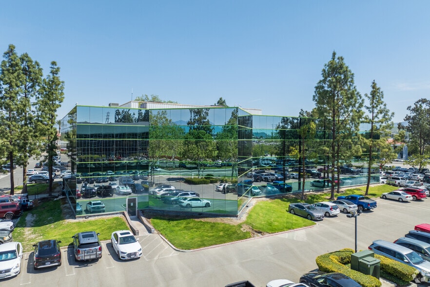 225 W Hospitality Ln, San Bernardino, CA to rent - Building Photo - Image 3 of 6