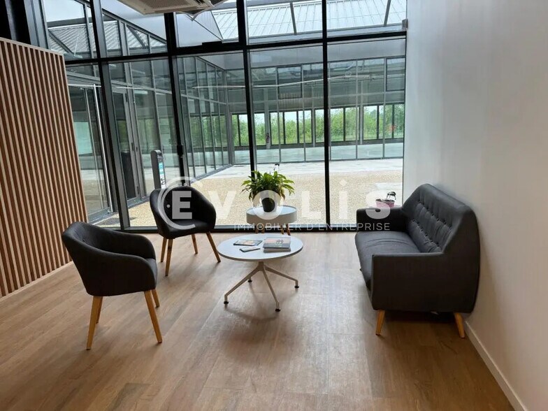 Office in Longueau to rent - Interior Photo - Image 2 of 3