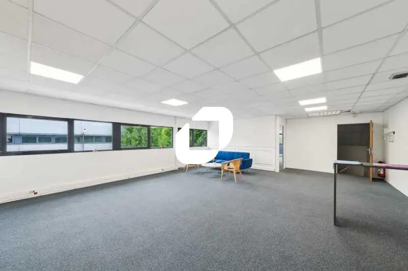 128 Bis Avenue Jean Jaurès, Ivry-sur-Seine to rent - Building Photo - Image 2 of 35