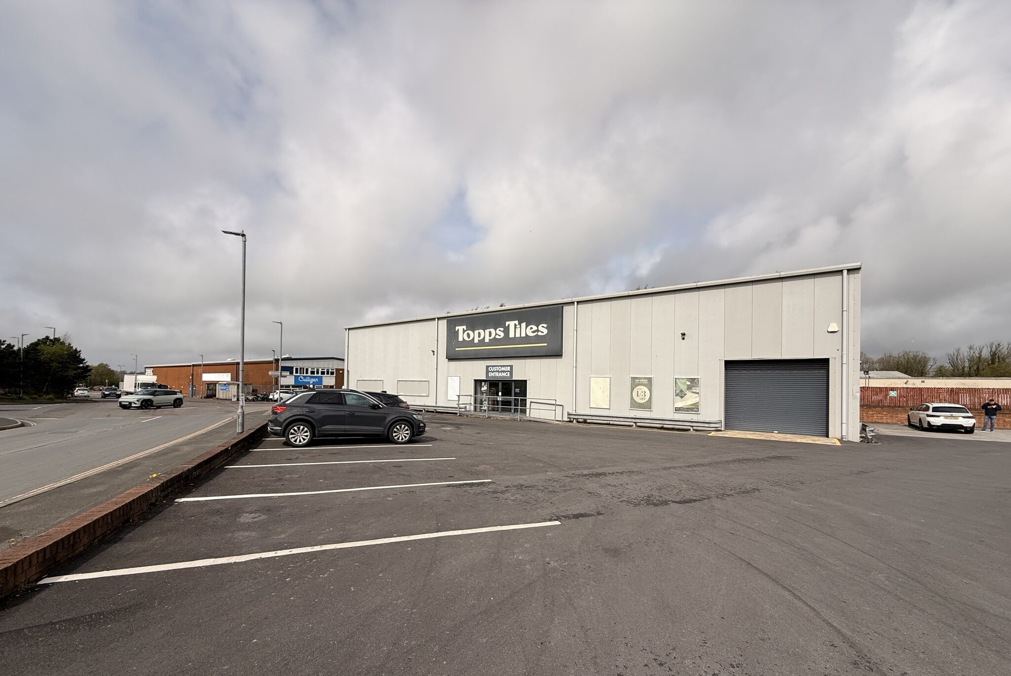 4b Avery Way, Saltash to rent Building Photo- Image 1 of 4