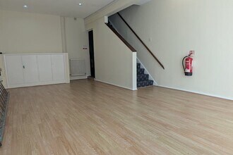 77 High St, Littlehampton to rent Interior Photo- Image 2 of 4
