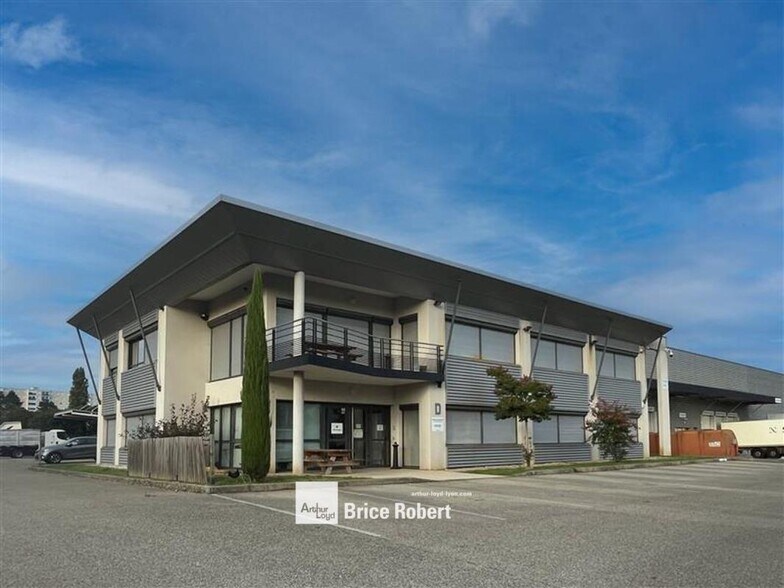 Light Industrial in Saint-Priest to rent - Building Photo - Image 3 of 4
