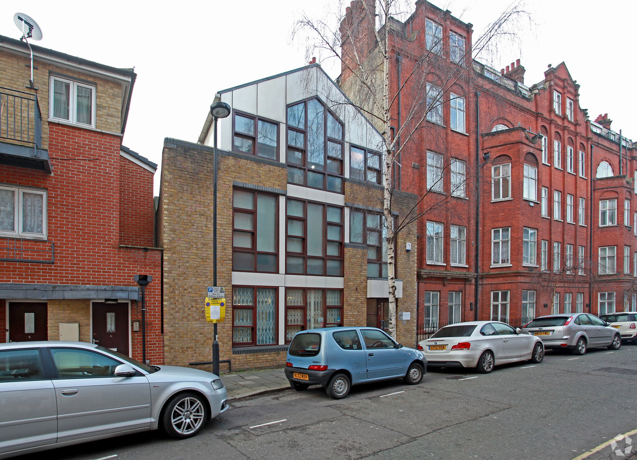 2 Langley Ln, London to rent Primary Photo- Image 1 of 3