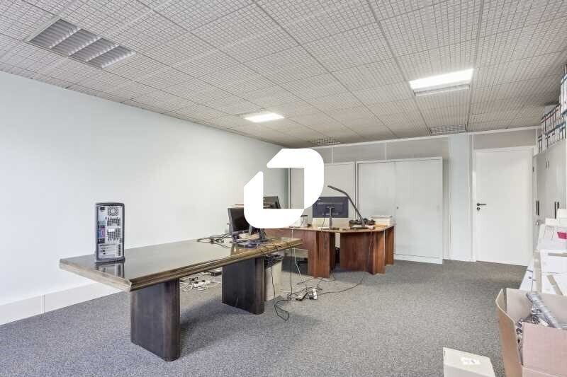 Office in Suresnes to rent - Interior Photo - Image 3 of 8