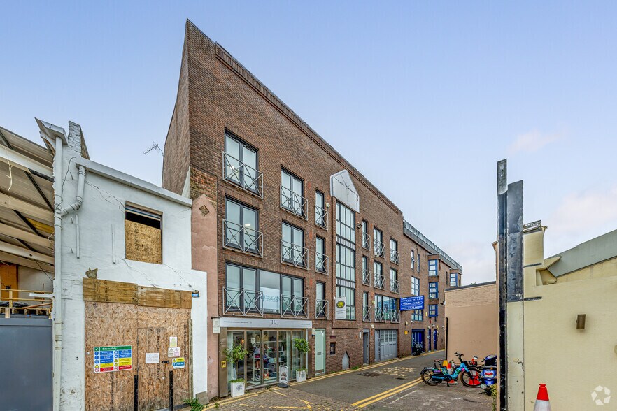 19 Heathmans Rd, London for sale - Primary Photo - Image 1 of 1