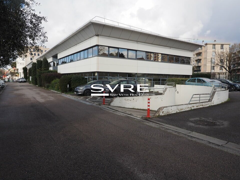 Office in Marseille to rent Building Photo- Image 1 of 13