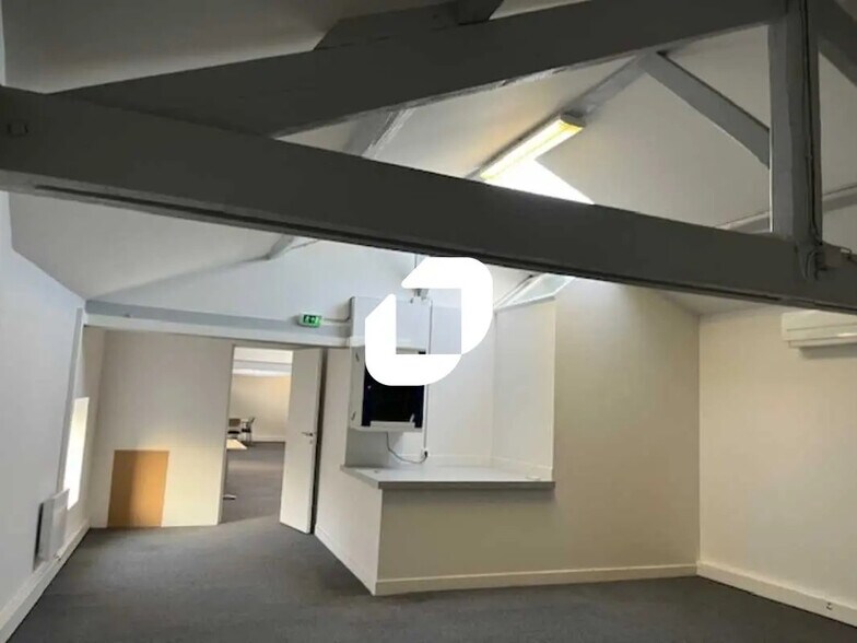 Office in Nanterre to rent - Interior Photo - Image 3 of 36