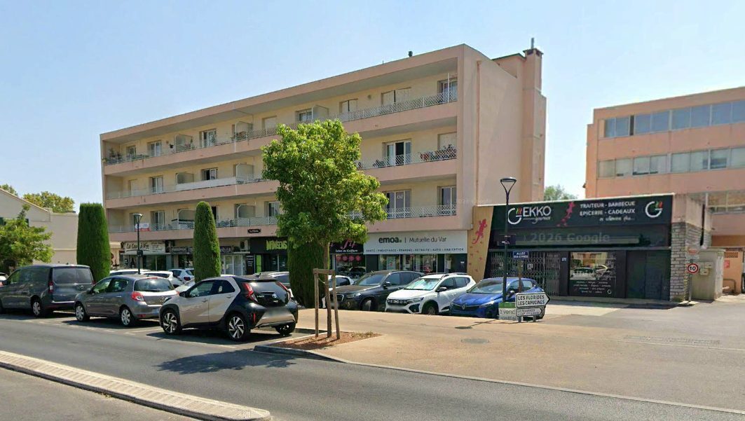 Retail in La Seyne-sur-Mer to rent Building Photo- Image 1 of 3