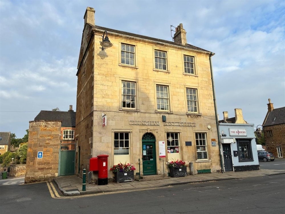 2 Market Pl, Uppingham for sale Primary Photo- Image 1 of 10
