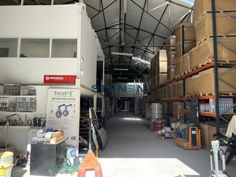 Industrial in Gémenos to rent - Interior Photo - Image 3 of 10