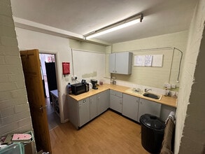 129 Newlaithes Avenue, Carlisle to rent Interior Photo- Image 2 of 4