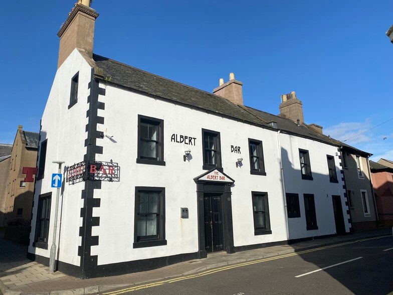 48 Market St, Montrose for sale - Building Photo - Image 1 of 8