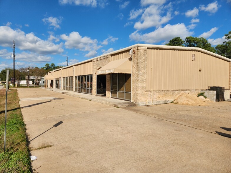 17610 Hufsmith Kohrville Rd, Tomball, TX for rent - Building Photo - Image 1 of 32