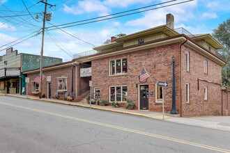 127 W Main St, Burnsville, NC for sale Building Photo- Image 1 of 19