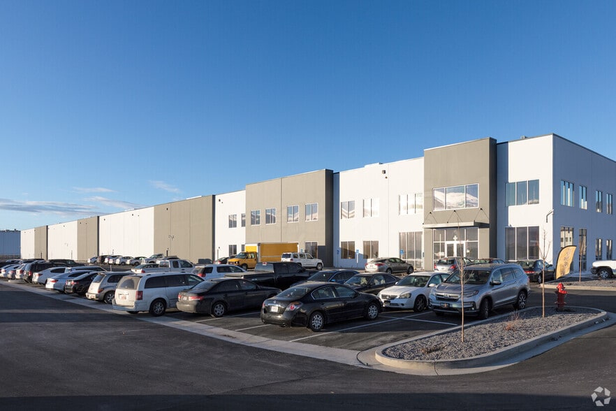 6303 W Dannon Way, West Jordan, UT to rent - Building Photo - Image 2 of 11