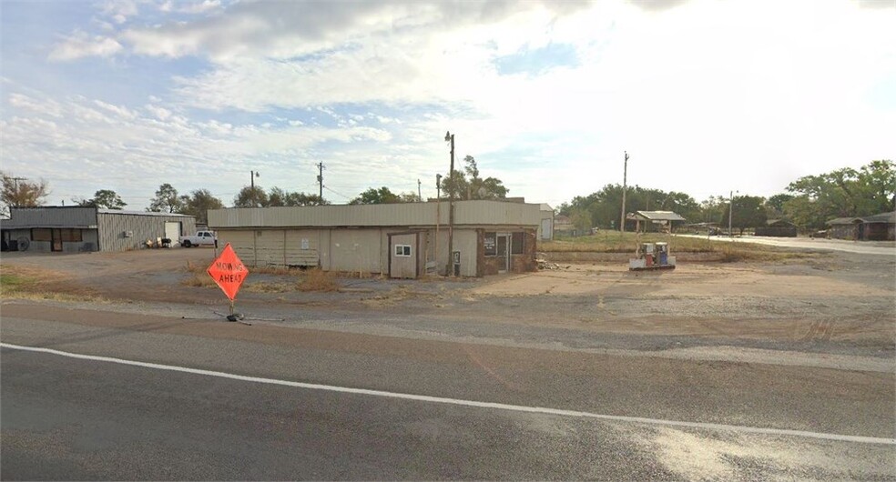 303 Third St, Sentinel, OK for sale - Building Photo - Image 3 of 3