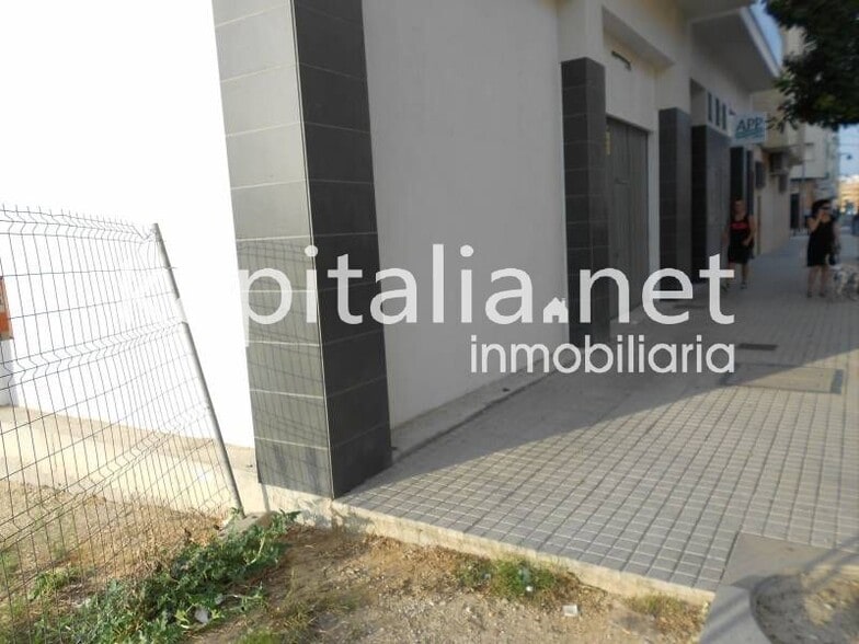 Retail in València, Valencia to rent - Building Photo - Image 1 of 5
