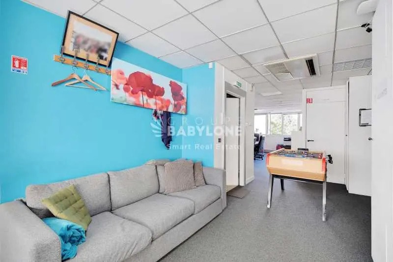 Office in Levallois-Perret to rent Interior Photo- Image 1 of 7
